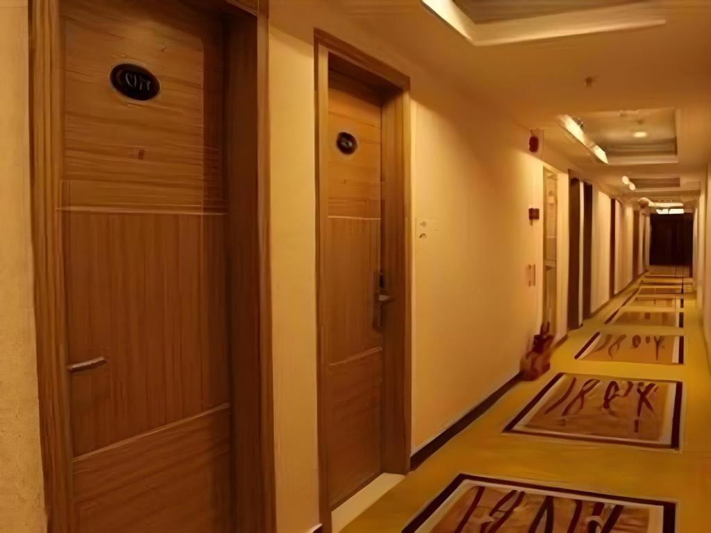 Airport Liwan Hotel Kuangcsou Kültér fotó