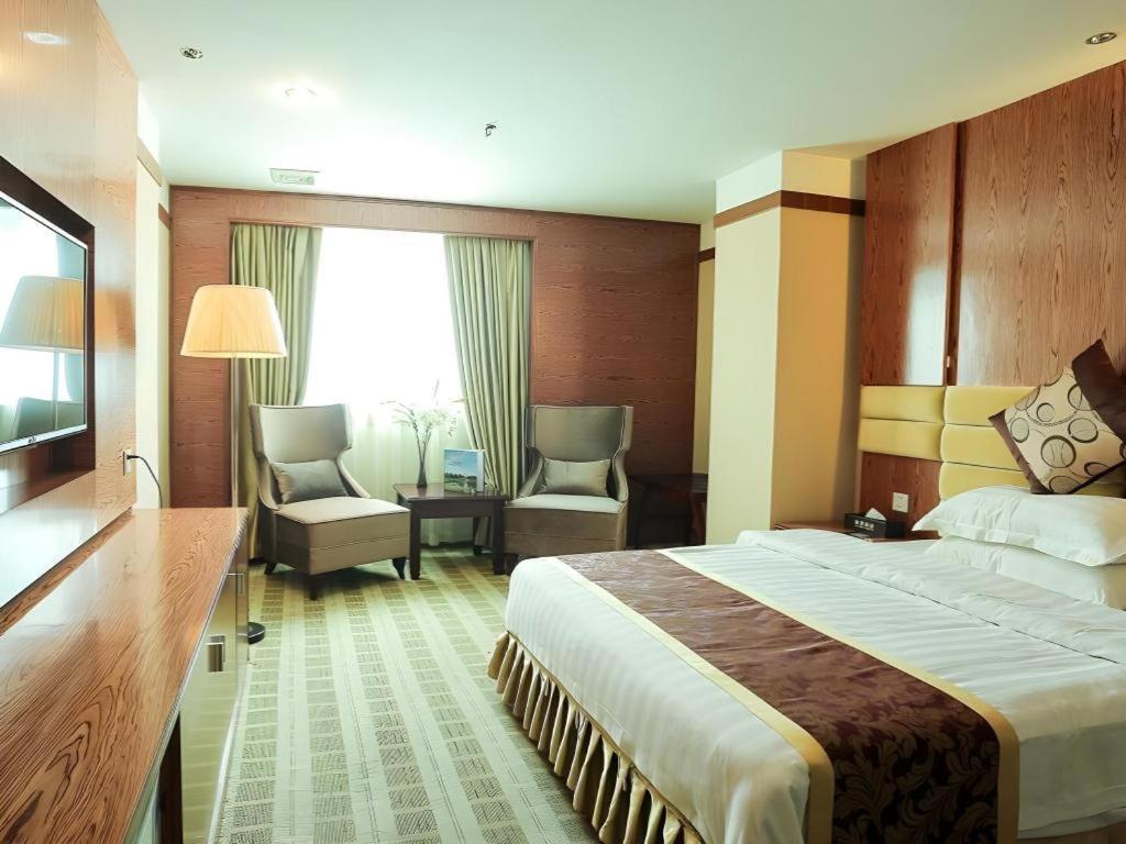 Airport Liwan Hotel Kuangcsou Kültér fotó