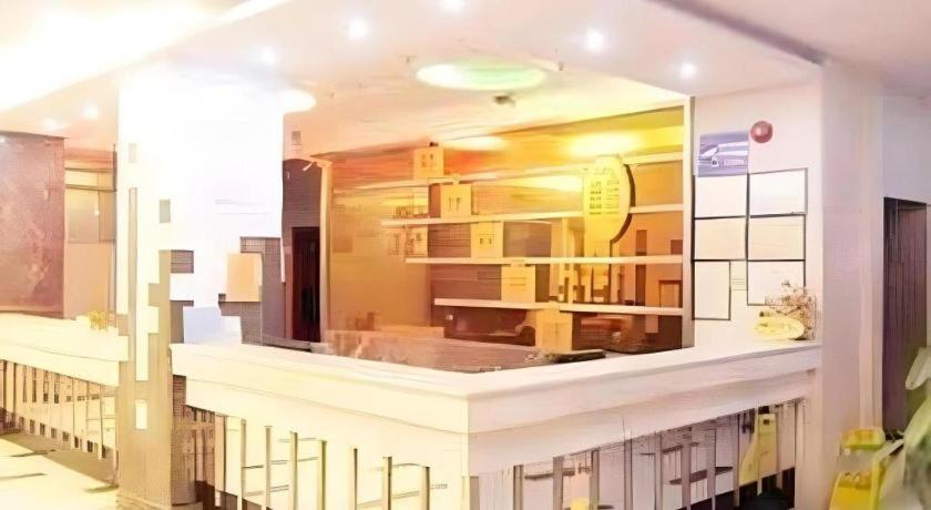 Airport Liwan Hotel Kuangcsou Kültér fotó
