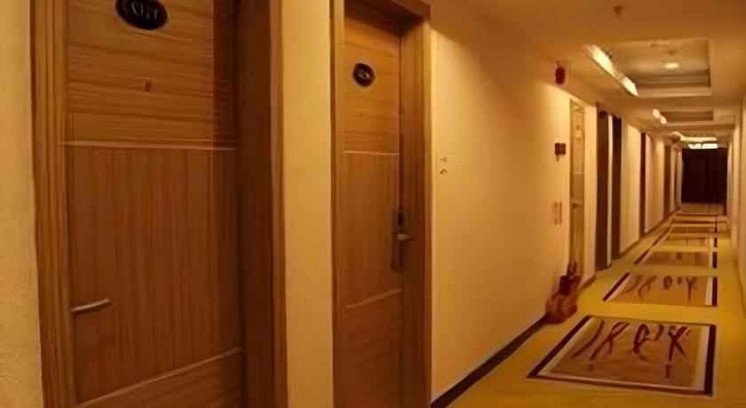 Airport Liwan Hotel Kuangcsou Kültér fotó